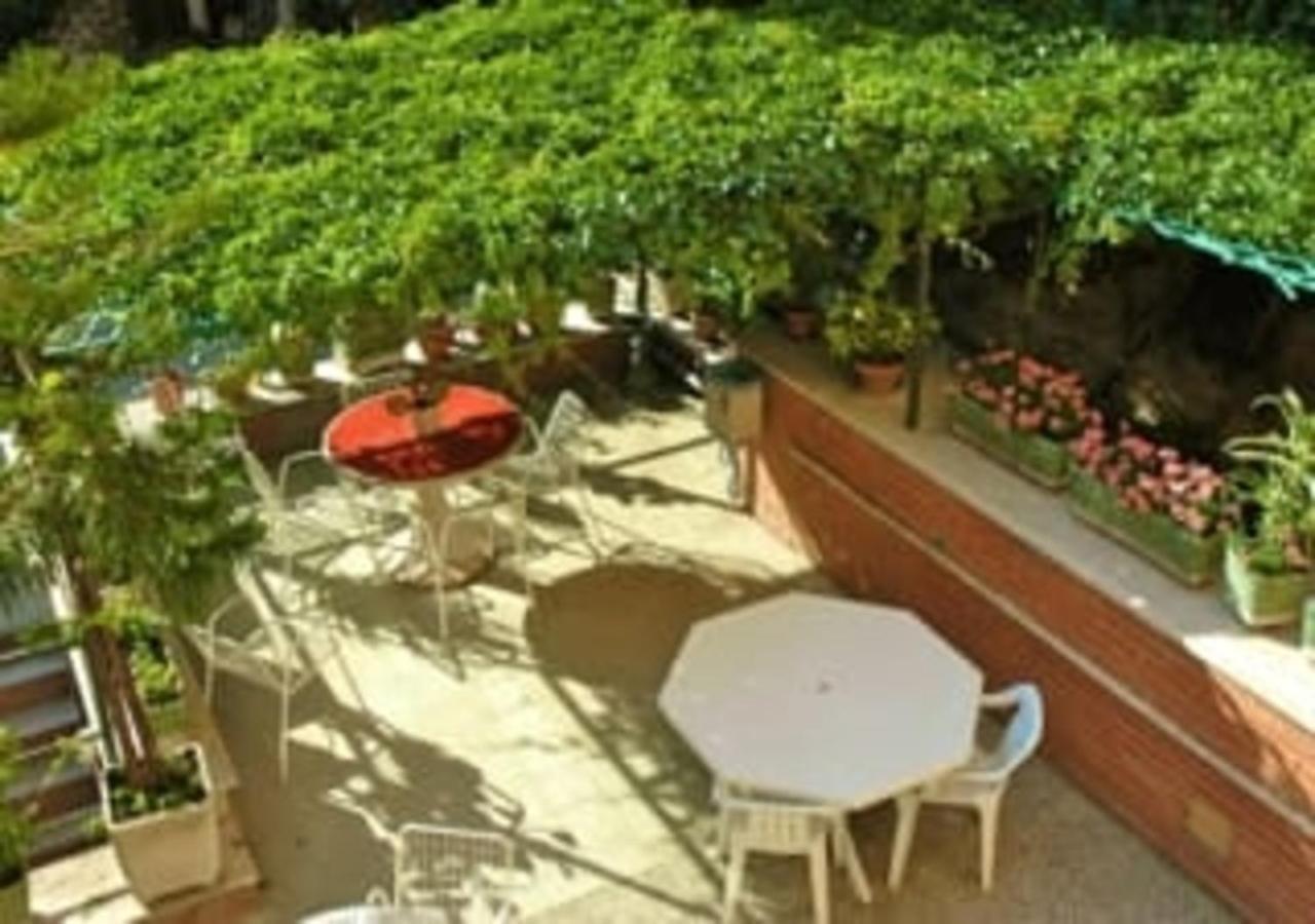 Suore Concezioniste Missionarie - Carmen Salles Roma Bed & Breakfast Exterior foto