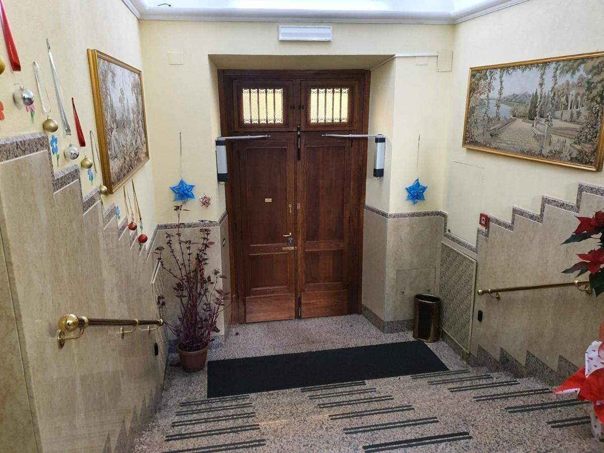 Suore Concezioniste Missionarie - Carmen Salles Roma Bed & Breakfast Exterior foto