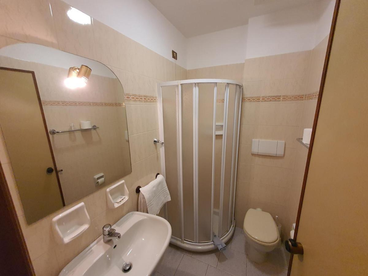 Suore Concezioniste Missionarie - Carmen Salles Roma Bed & Breakfast Exterior foto