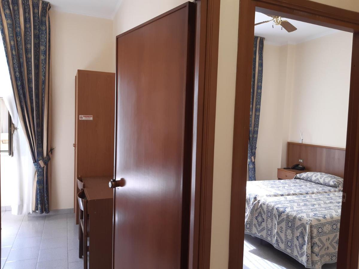 Suore Concezioniste Missionarie - Carmen Salles Roma Bed & Breakfast Exterior foto