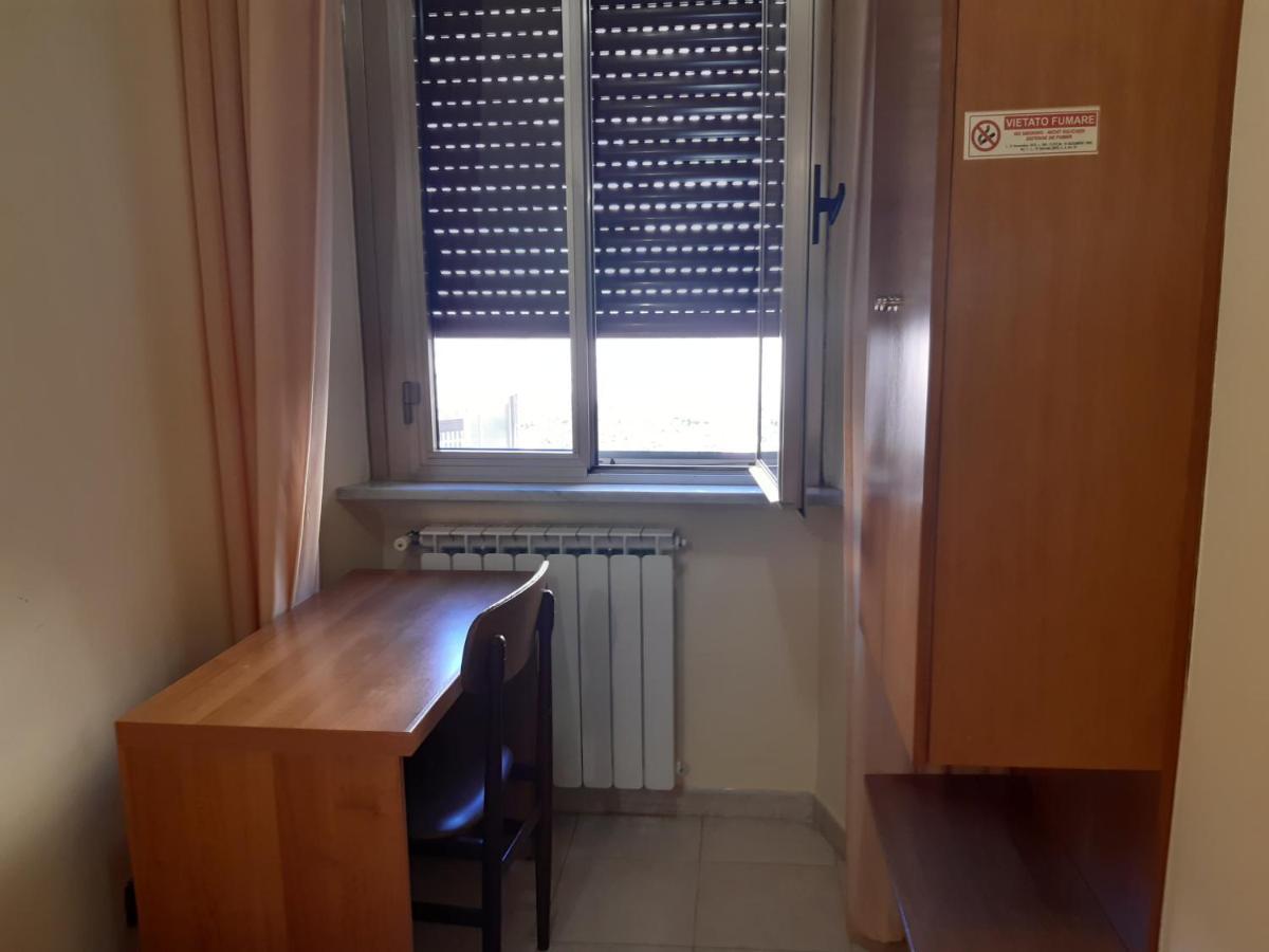 Suore Concezioniste Missionarie - Carmen Salles Roma Bed & Breakfast Exterior foto
