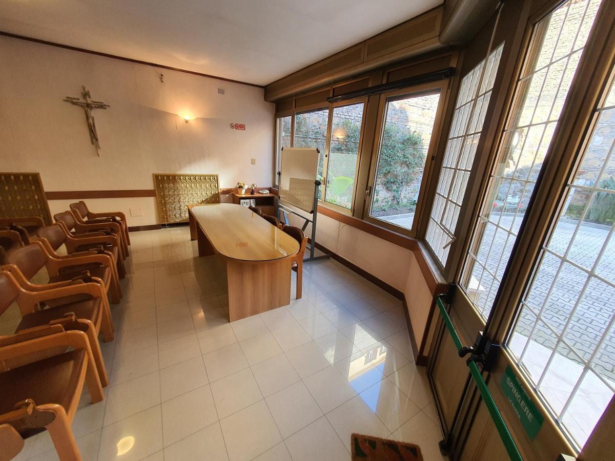 Suore Concezioniste Missionarie - Carmen Salles Roma Bed & Breakfast Exterior foto