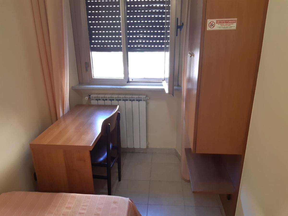 Suore Concezioniste Missionarie - Carmen Salles Roma Bed & Breakfast Exterior foto
