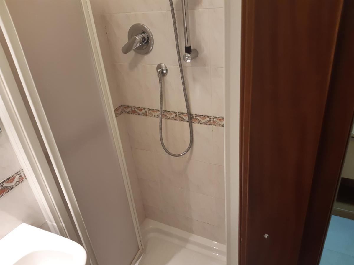 Suore Concezioniste Missionarie - Carmen Salles Roma Bed & Breakfast Exterior foto