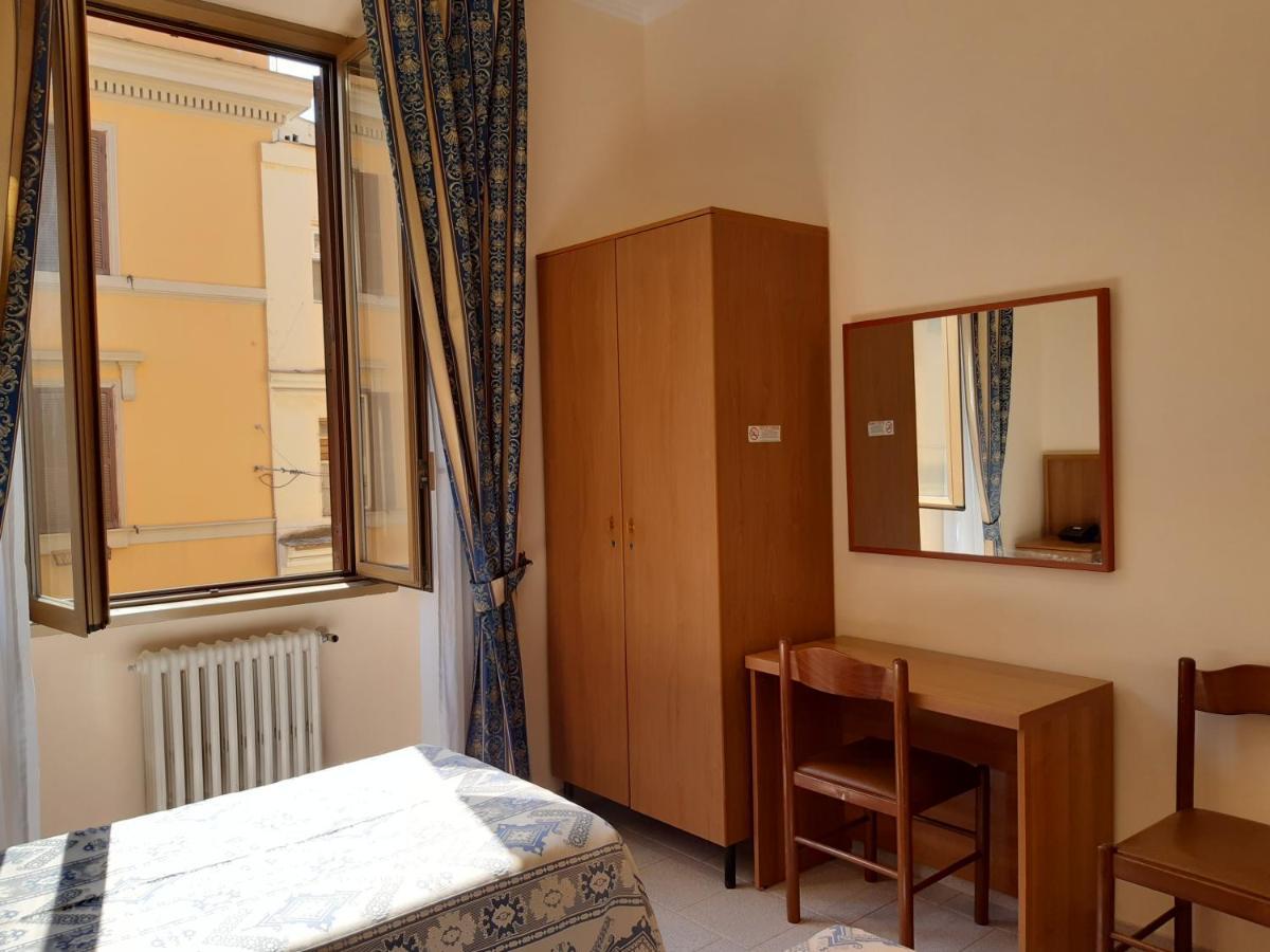 Suore Concezioniste Missionarie - Carmen Salles Roma Bed & Breakfast Exterior foto