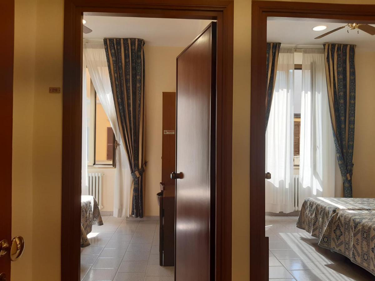 Suore Concezioniste Missionarie - Carmen Salles Roma Bed & Breakfast Exterior foto