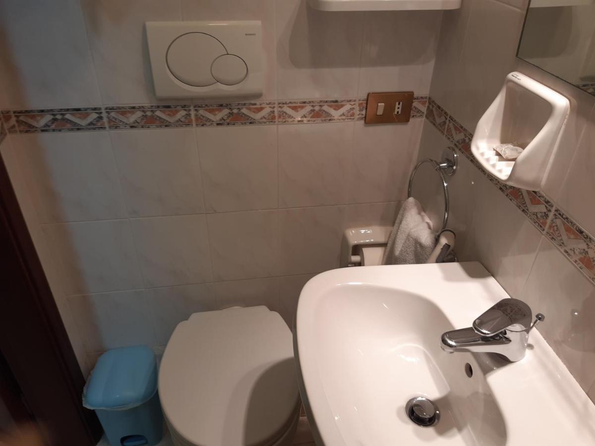 Suore Concezioniste Missionarie - Carmen Salles Roma Bed & Breakfast Exterior foto